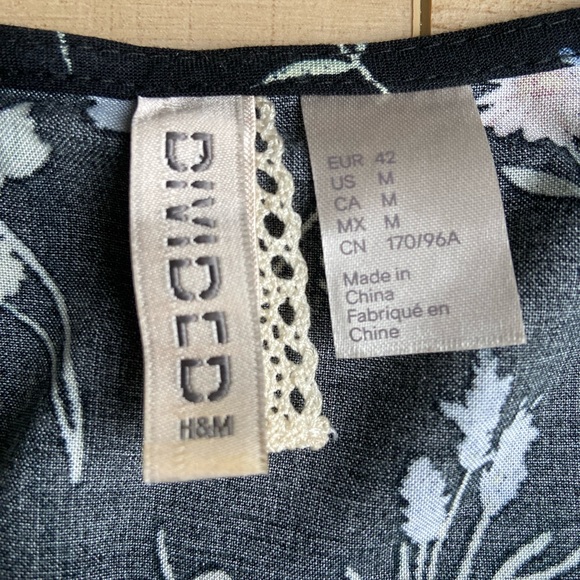 H&M garden floral knee length dress size medium - Picture 3 of 4